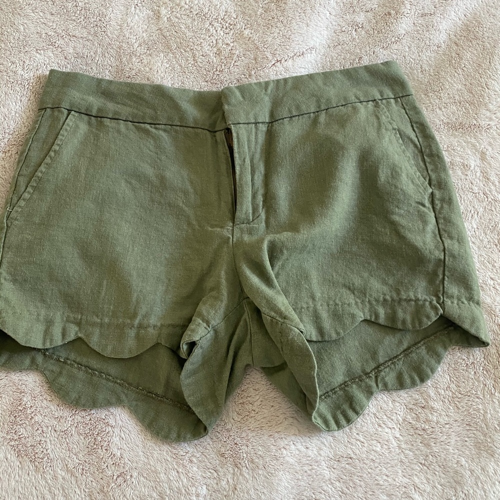 army green scalloped shorts